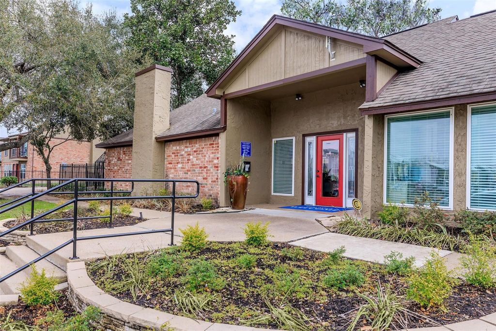 Photo of 10301 Sandpiper Drive #7-087, Houston, TX 77096 (MLS # 43972515)