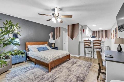 Photo of 1840 Richmond Avenue #26, Houston, TX 77098 (MLS # 42118806)