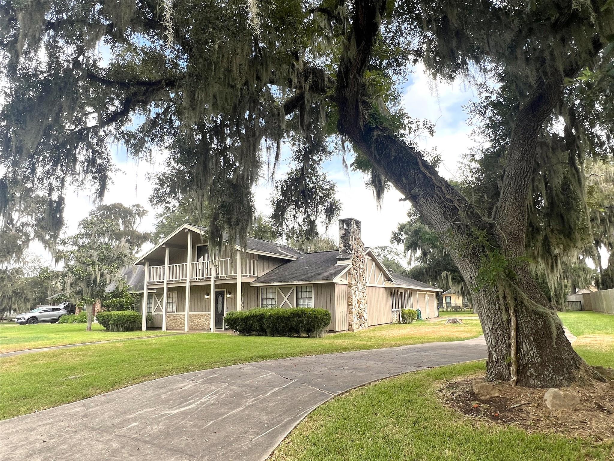 2109 Riverside Drive