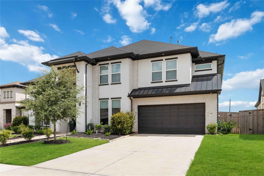 Photo of 9911 Regal Bend Drive, Missouri City, TX 77459 (MLS # 35655723)