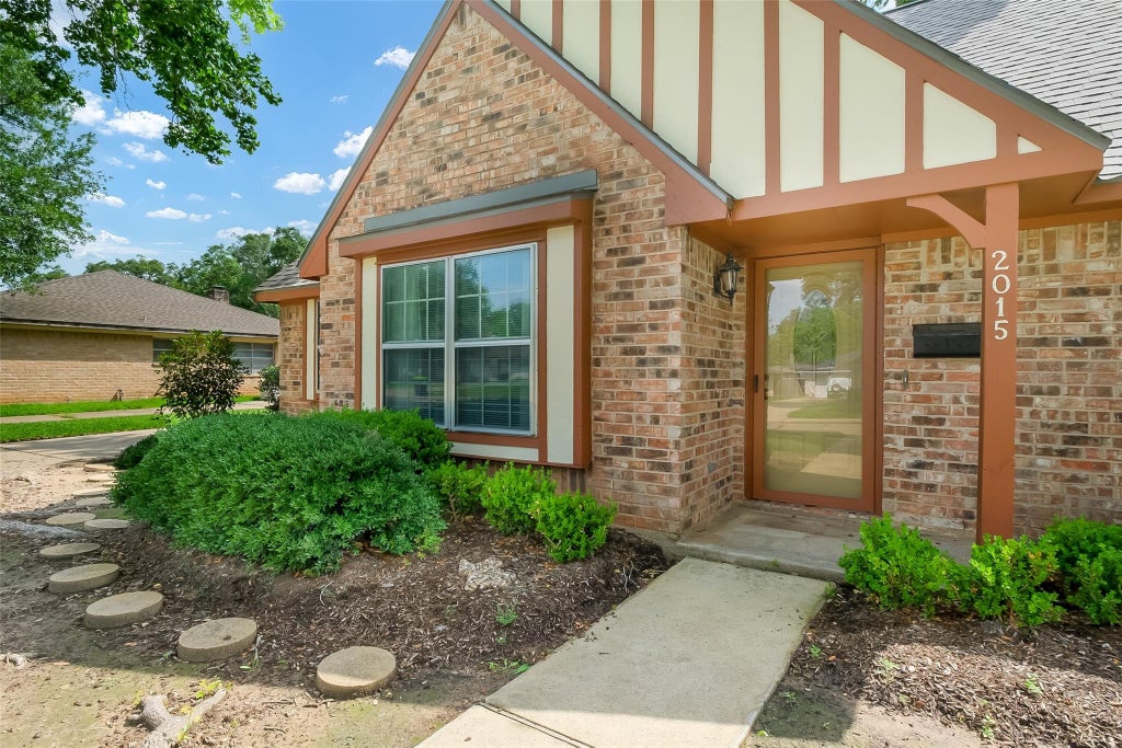 Photo of 2015 Tanglelane Street, Richmond, TX 77469 (MLS # 68830324)
