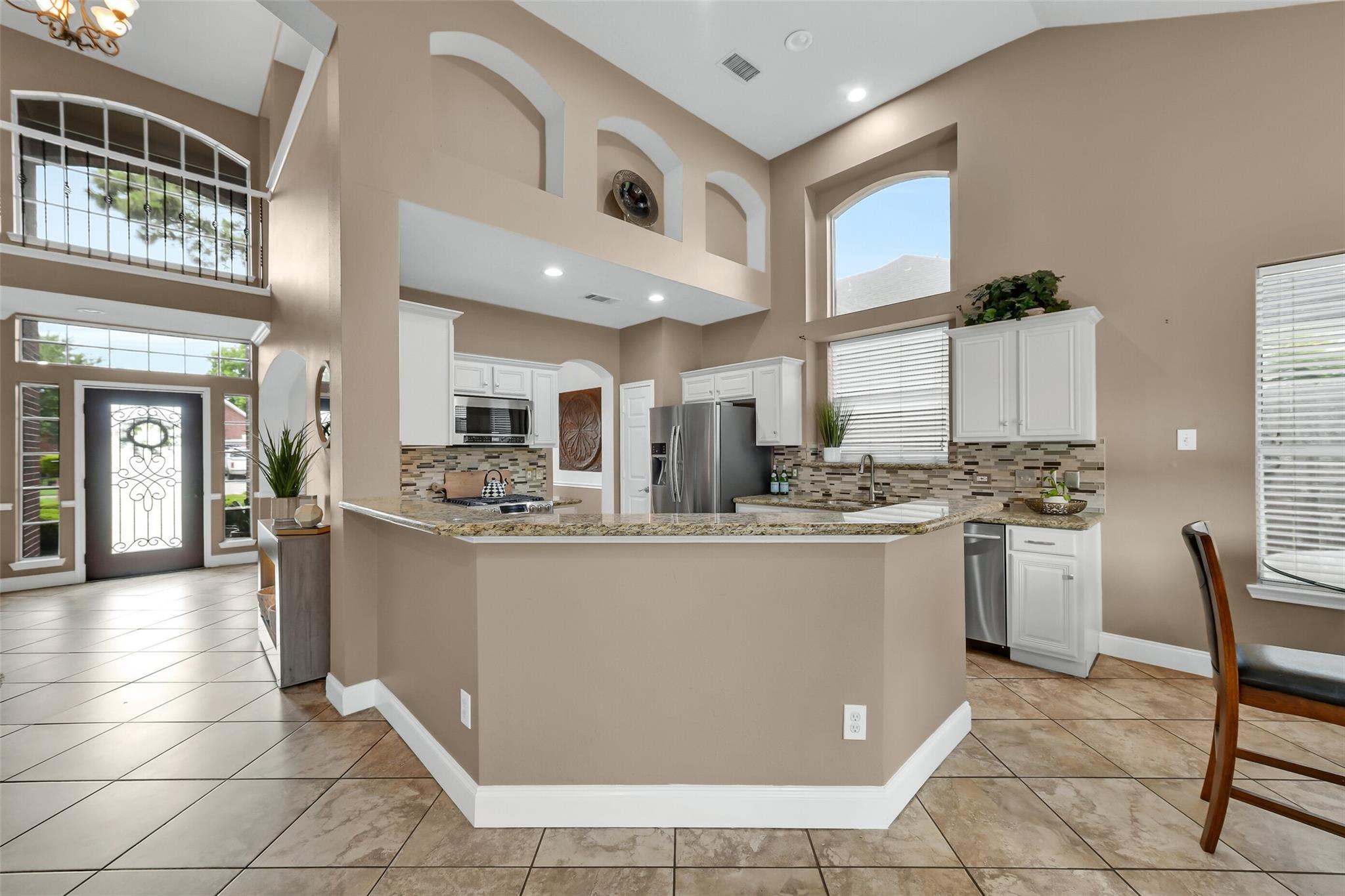 10904 Sycamore Drive N