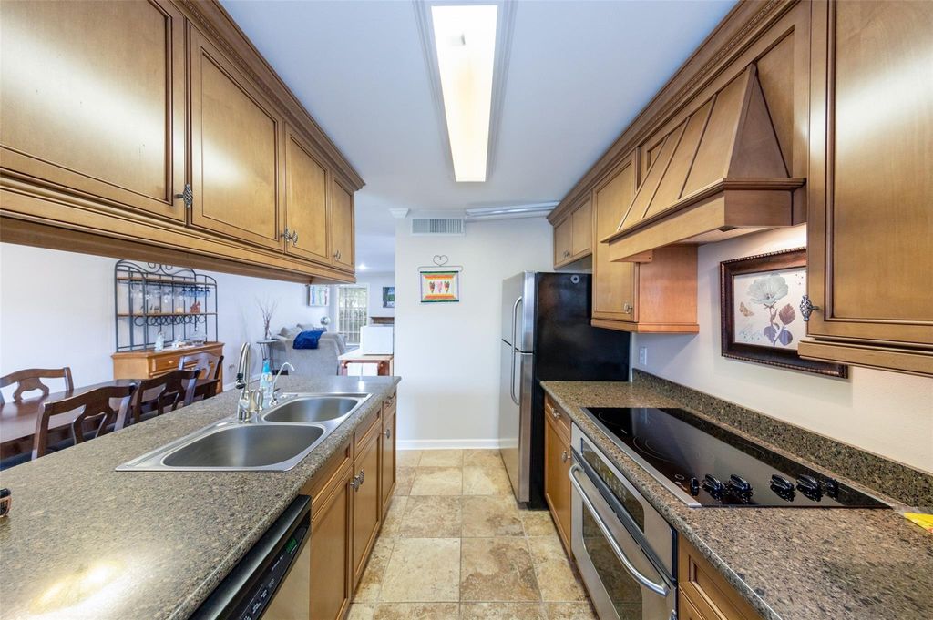 Photo of 10615 Briar Forest Drive #1001, Houston, TX 77042 (MLS # 10987127)