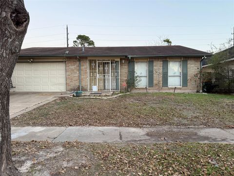 Photo of 8014 Streamside Drive, Houston, TX 77088 (MLS # 45339554)