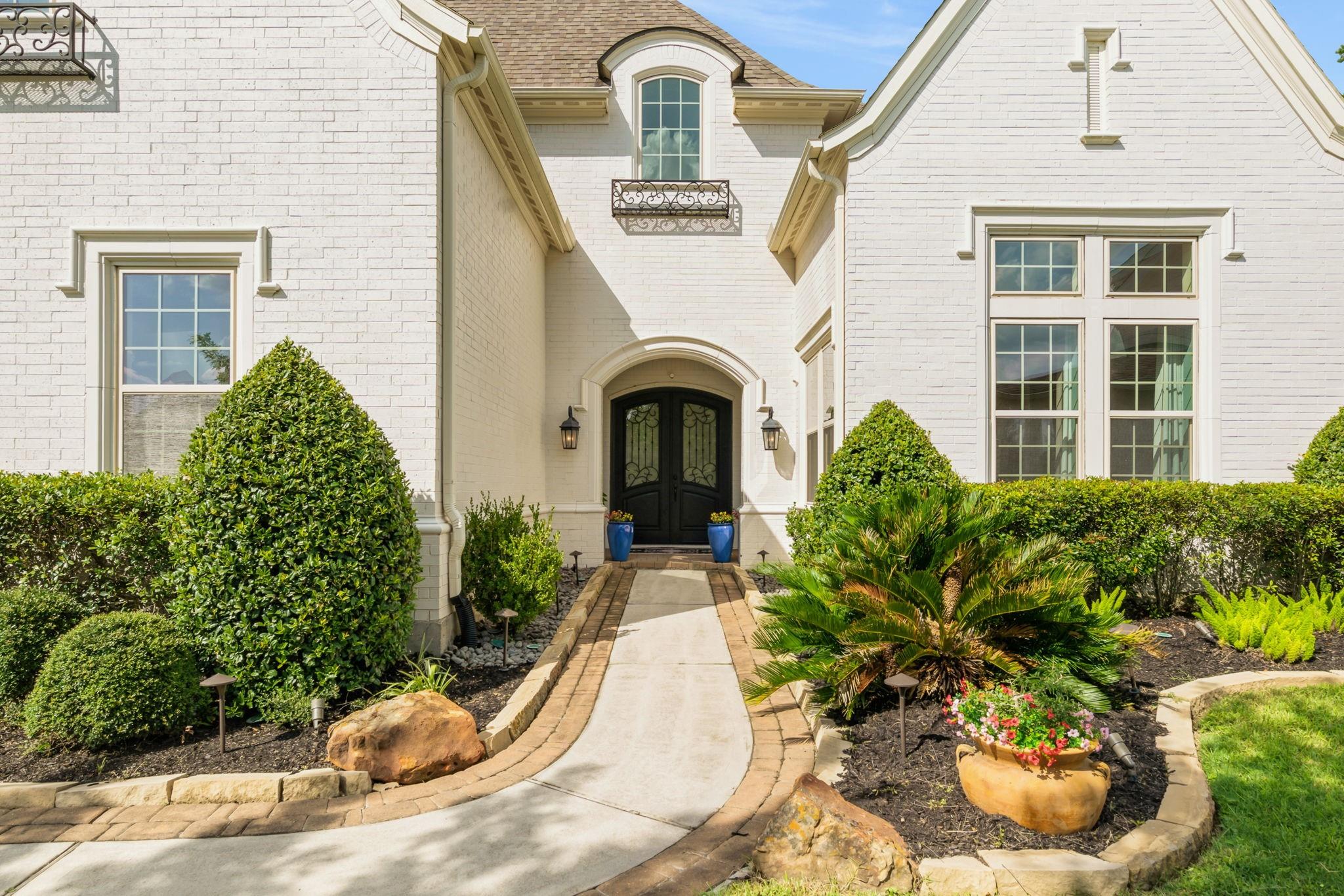 2343 Bottlebrush Lane