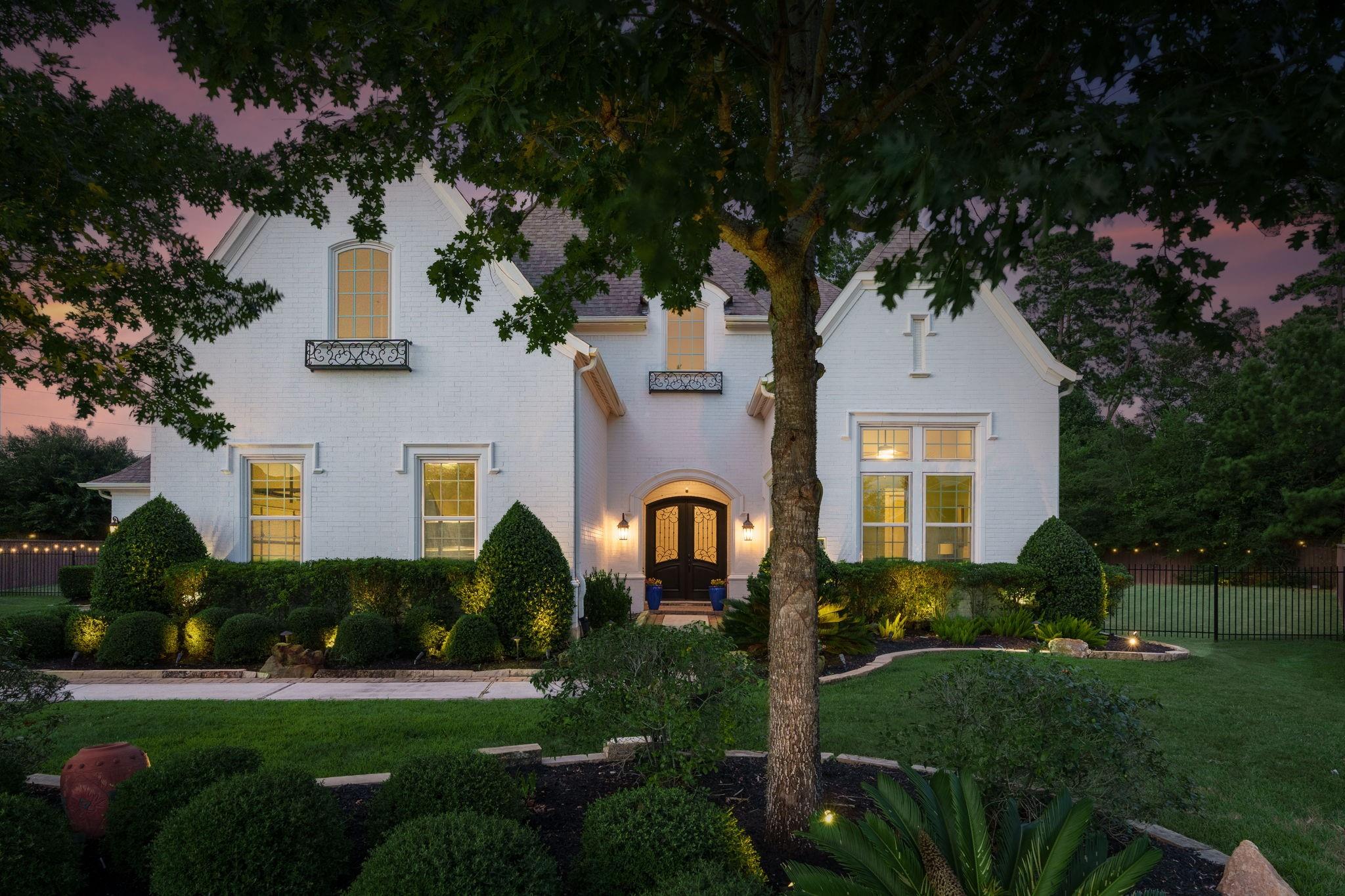 2343 Bottlebrush Lane