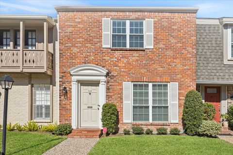 Photo of 2105 S Winrock Boulevard S #48, Houston, TX 77057 (MLS # 27945788)