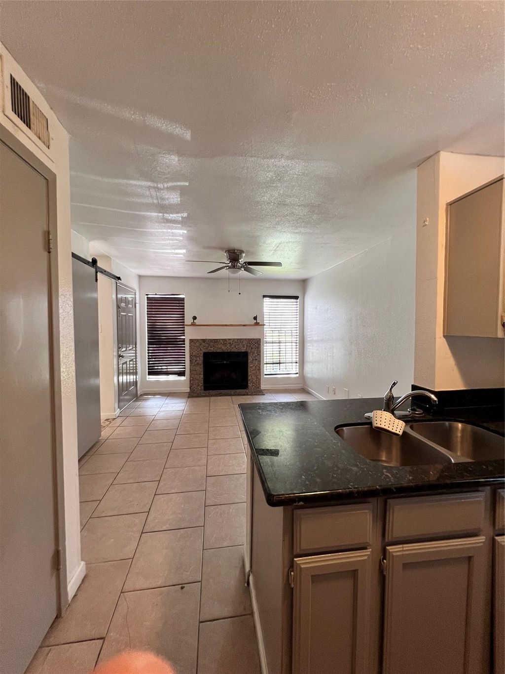 Photo of 3900 Woodchase Drive #101, Houston, TX 77042 (MLS # 6464523)