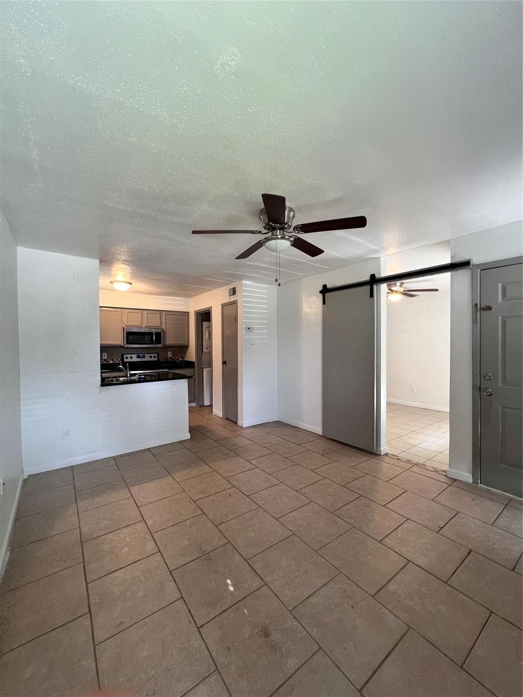 Photo of 3900 Woodchase Drive #101, Houston, TX 77042 (MLS # 6464523)