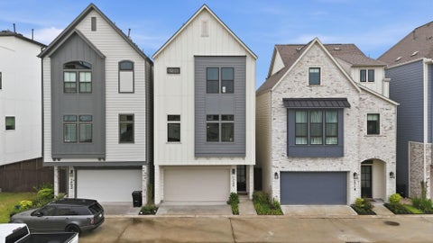 Homes For Sale - 1720 Sedola Lane<br/> Houston, TX 77055