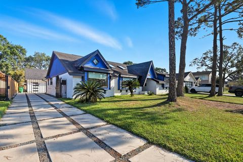 Photo of 6518 Kury Lane, Houston, TX 77008 (MLS # 17126030)