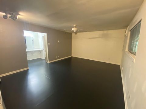 Photo of 219 West Alabama St #05, Houston, TX 77006 (MLS # 54615899)