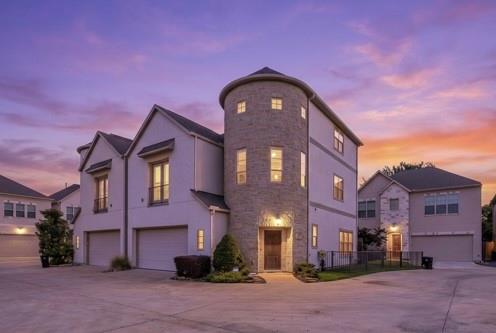 Photo of 2302 Fall Run Drive, Houston, TX 77055 (MLS # 60061267)