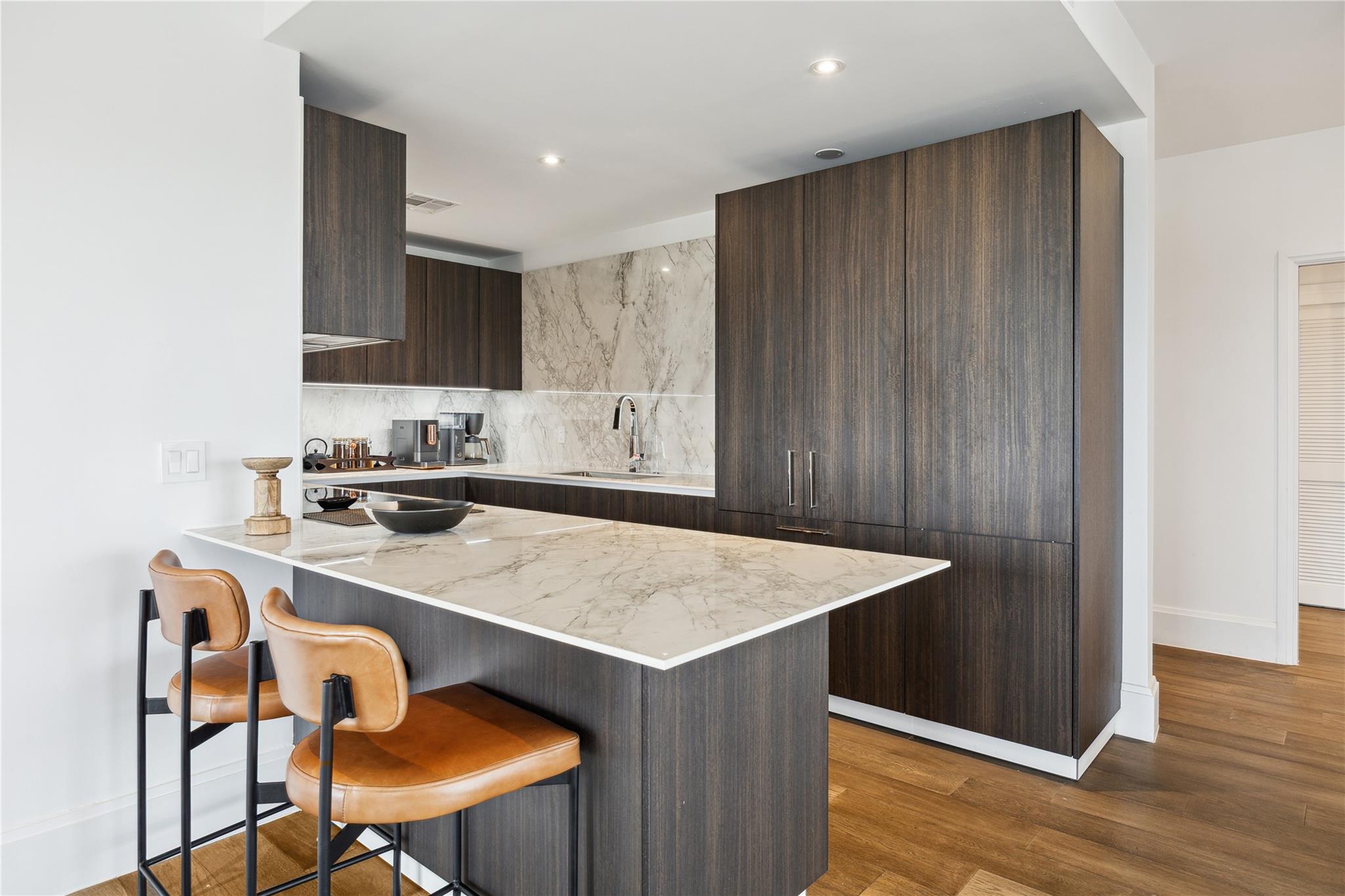 1701 Hermann Drive 23B