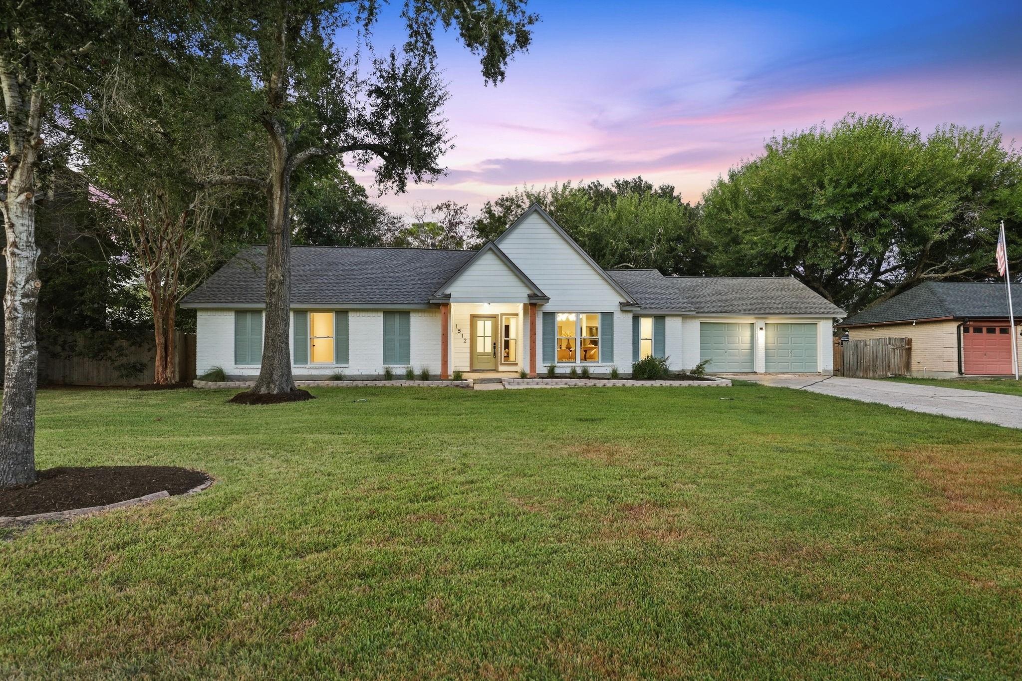 1512 Windsor Drive