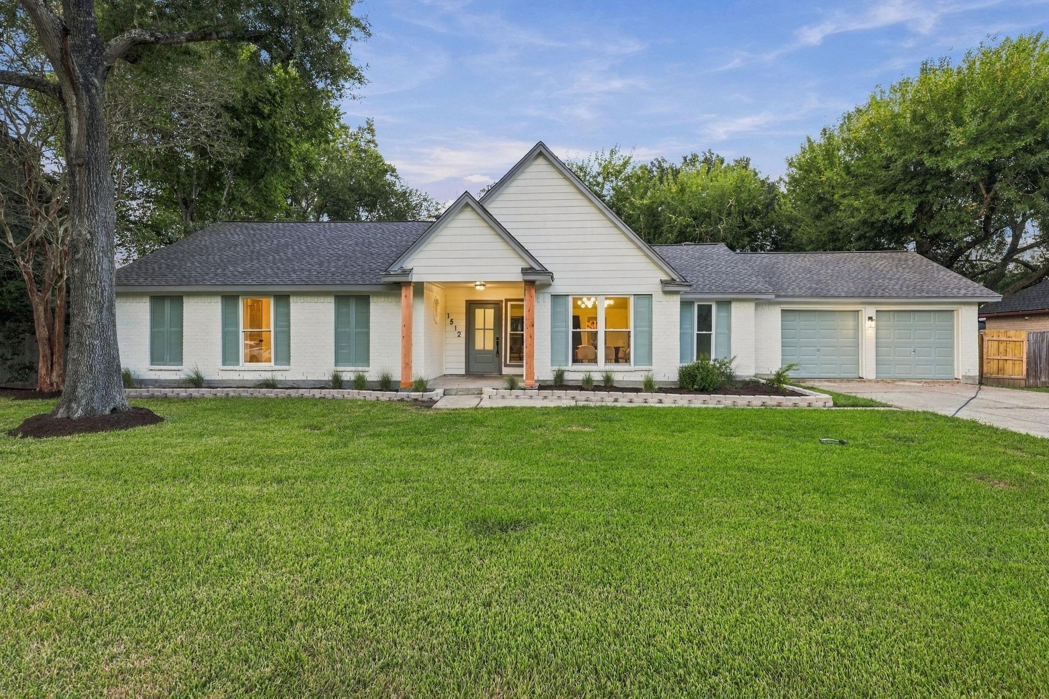 1512 Windsor Drive