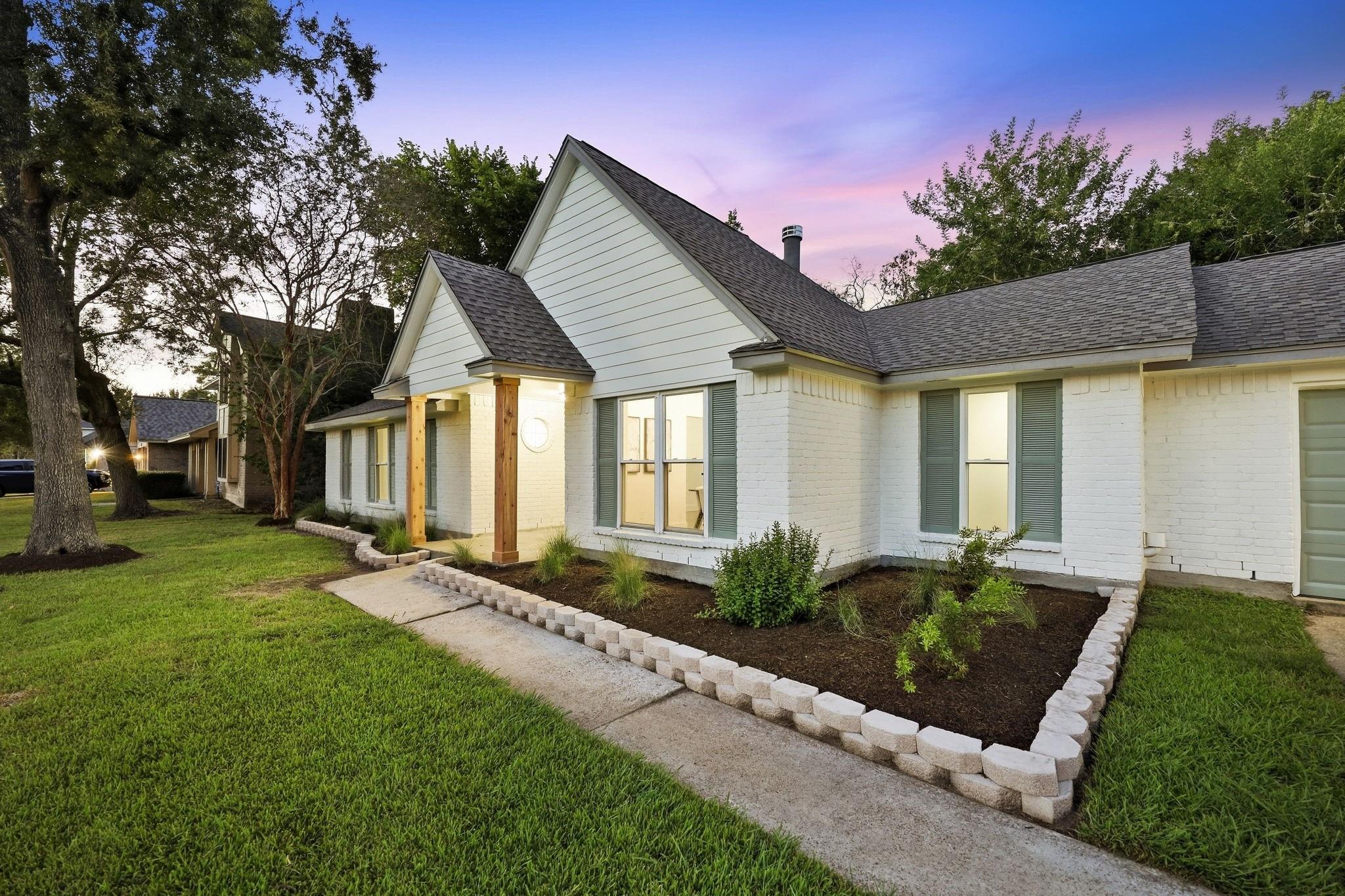 1512 Windsor Drive