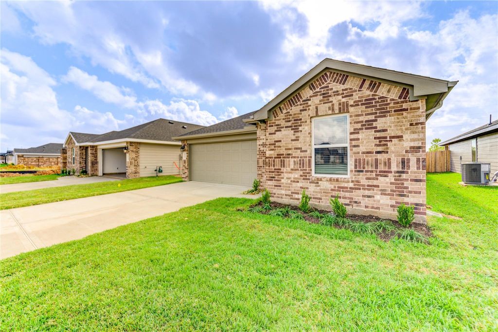 Photo of 30507 Carter Cove, Fulshear, TX 77441 (MLS # 63375982)