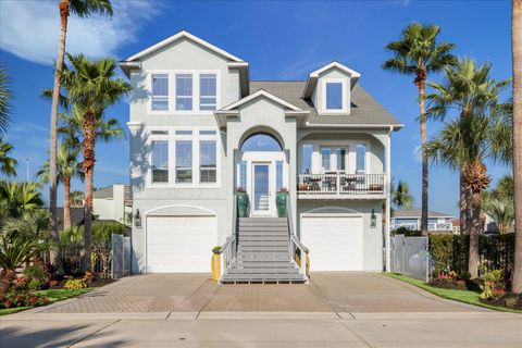 Photo of 241 Tamana Drive, Tiki Island, TX 77554 (MLS # 92634605)
