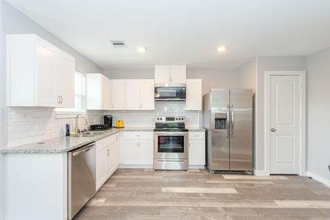 Photo of 618 Maple Way #A, Houston, TX 77015 (MLS # 41343163)