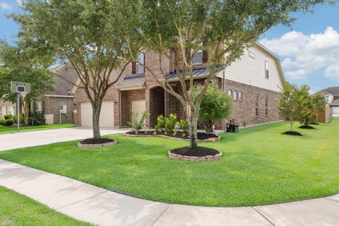 Photo of 315 Westwood Drive, League City, TX 77573 (MLS # 98028470)