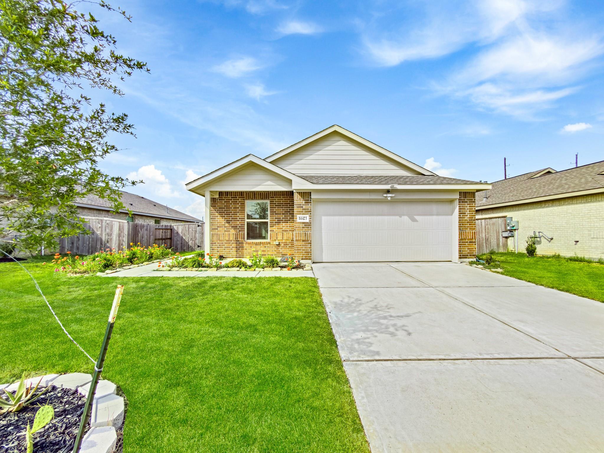 14423 Woodcott Warren Way
