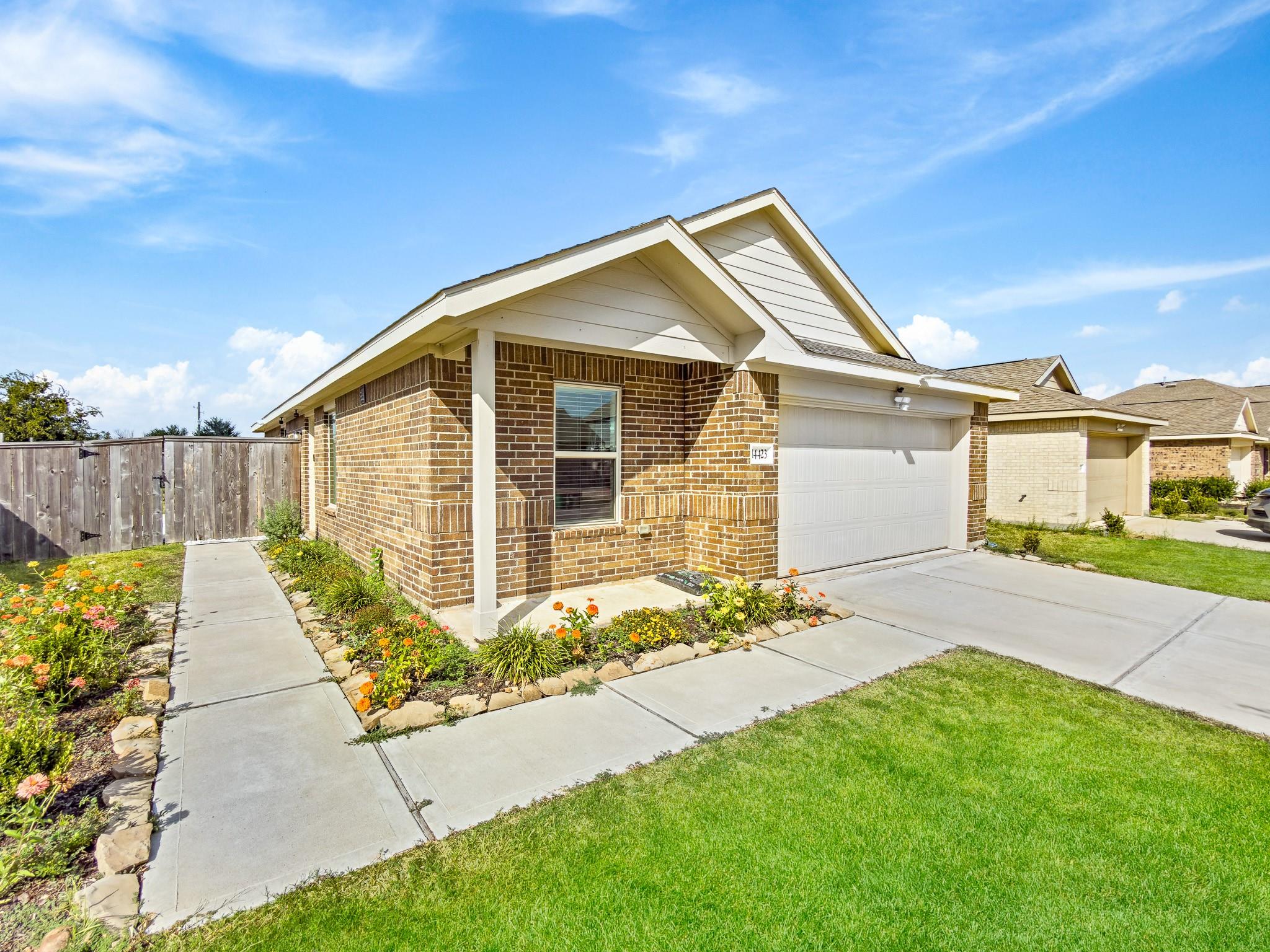 14423 Woodcott Warren Way