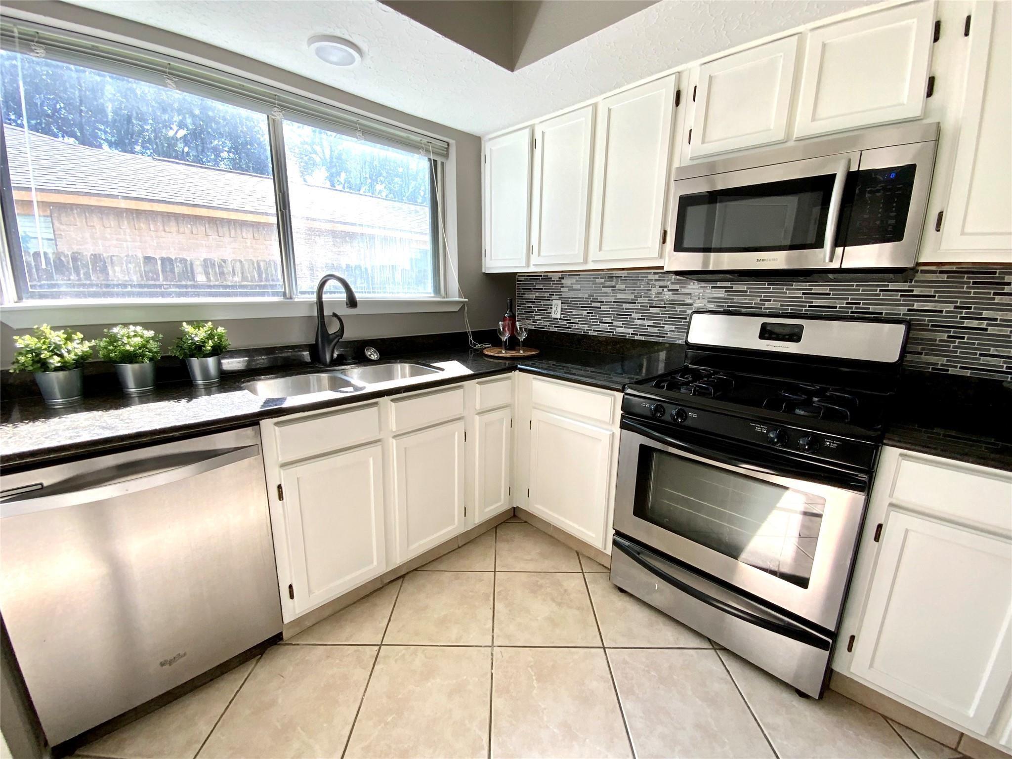 1139 W Brompton Drive