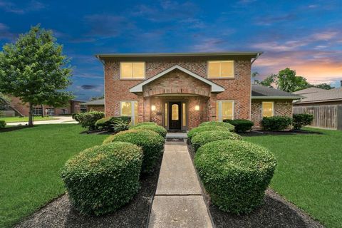 Photo of 346 Ballantrae Lane, Houston, TX 77015 (MLS # 18201139) Photo of 346 Ballantrae Lane, Houston, TX 77015 (MLS # 18201139)