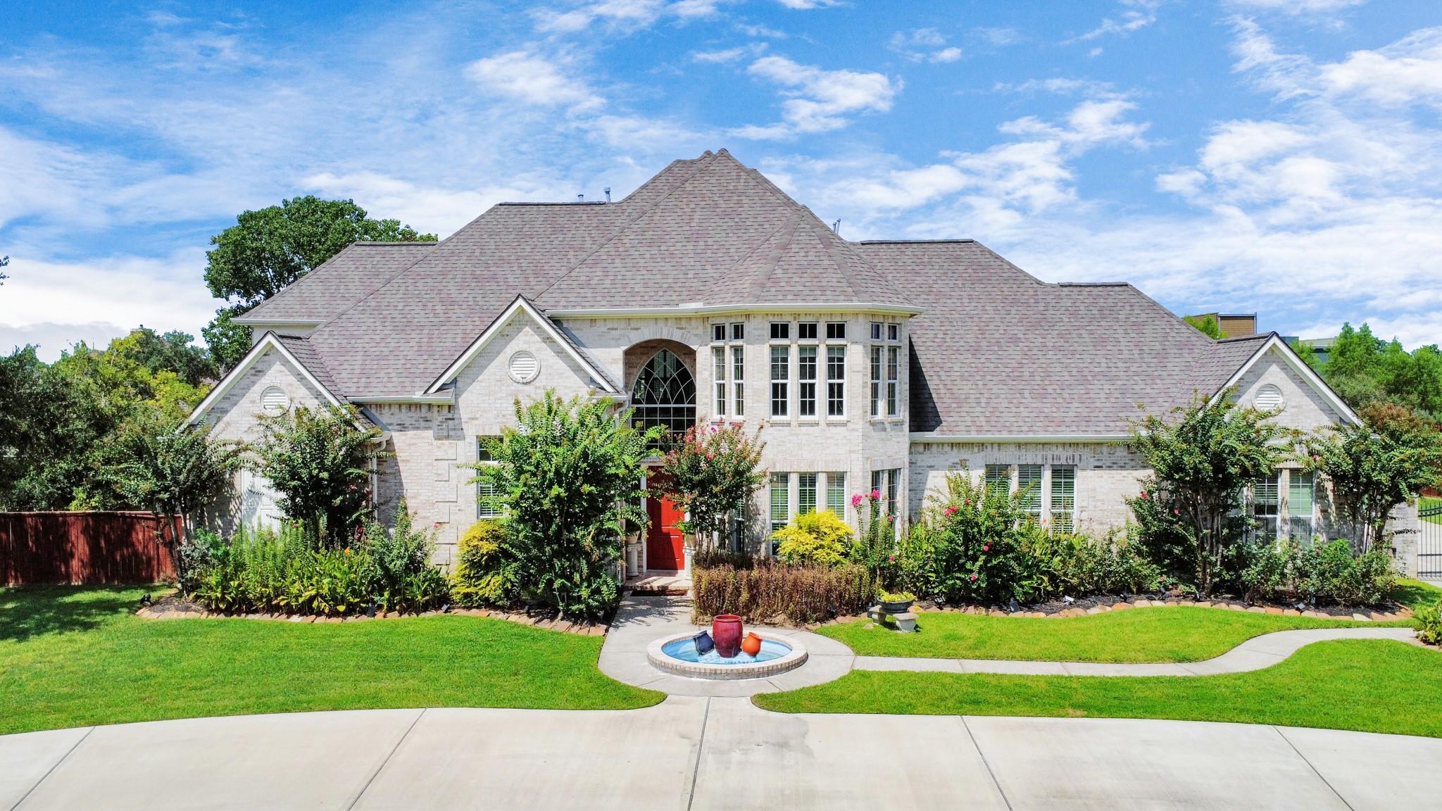 1904 Stonegrove Court