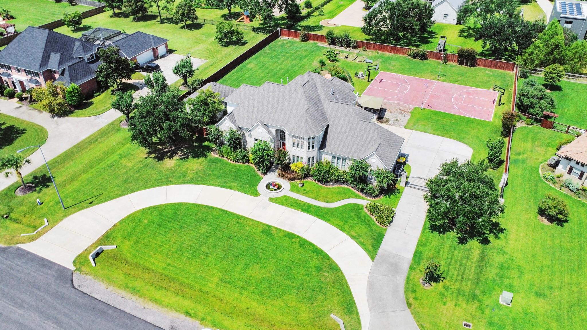 1904 Stonegrove Court