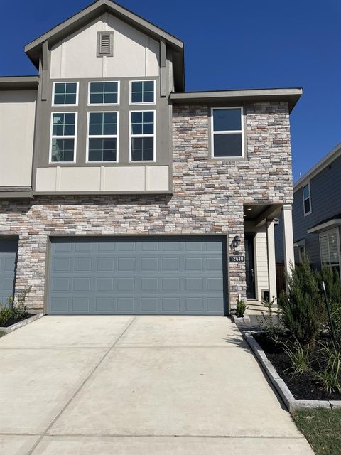 Townhouse For Sale - 12610 Blue Catfish Lane<br/> Cypress, TX 77433