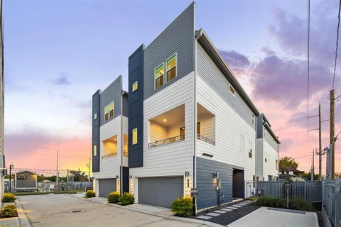 Photo of 1806 Elysian Street St, Houston, TX 77026 (MLS # 21577647)
