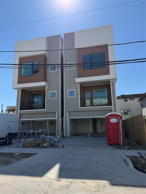 Photo of 4511 Nolda Street, Houston, TX 77007 (MLS # 53048921)