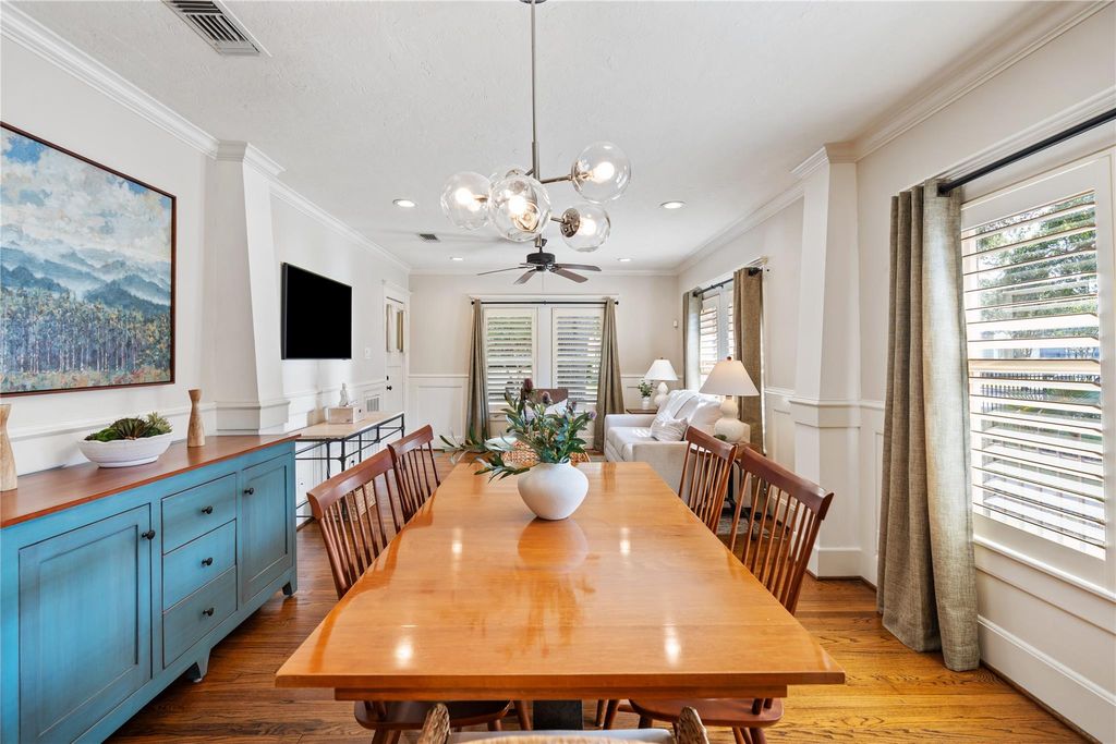 Photo of 815 W Melwood Street, Houston, TX 77009 (MLS # 32488995)