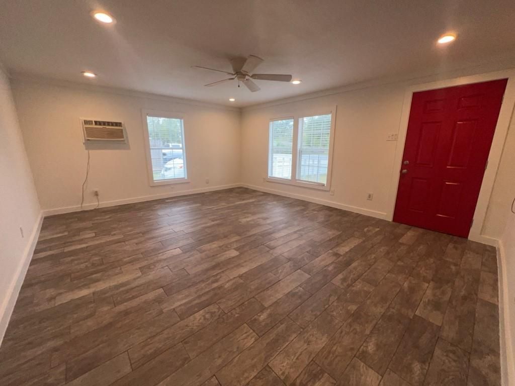 Photo of 1917 Thonig Road, Houston, TX 77055 (MLS # 31172887)
