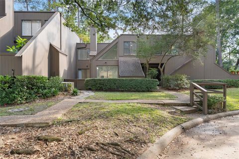 Photo of 336 Litchfield Lane, Houston, TX 77024 (MLS # 86691834)