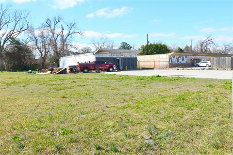 Photo of 10013 W Montgomery Road, Houston, TX 77088 (MLS # 44270815)
