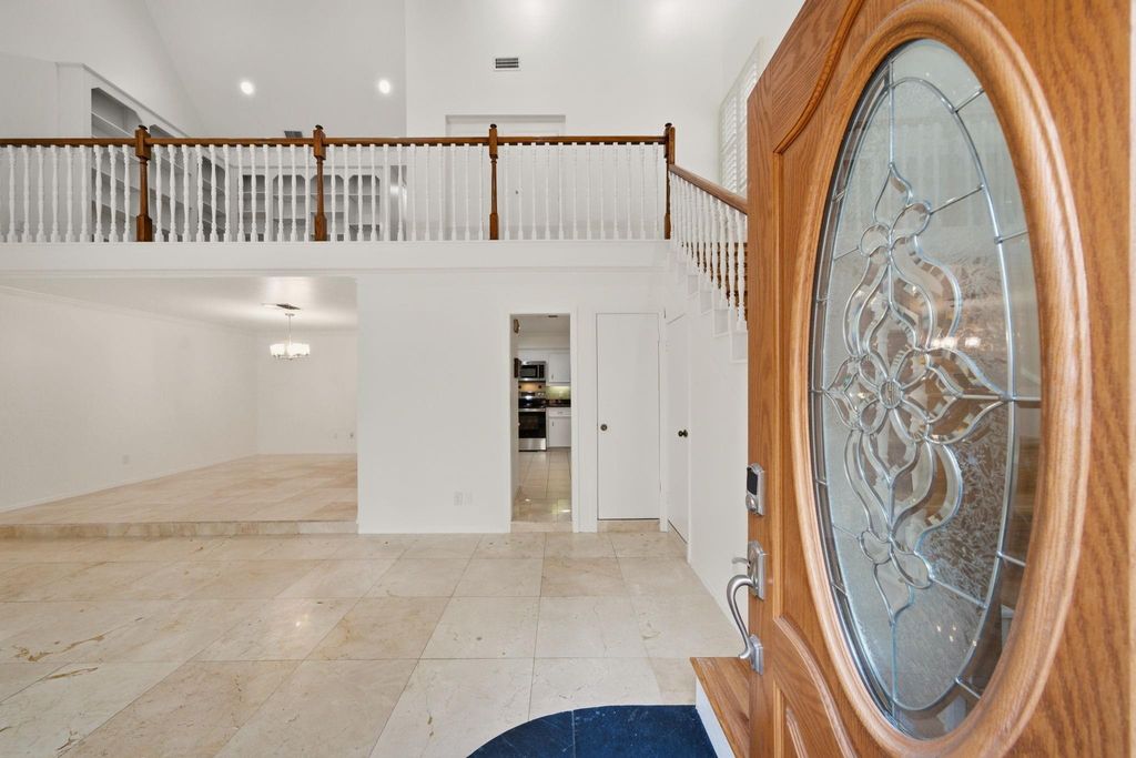 Photo of 2219 Nantucket Drive N, Houston, TX 77057 (MLS # 33430609)