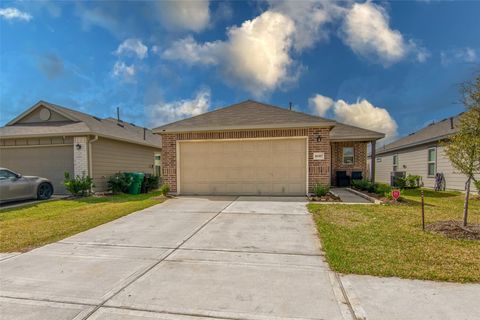 Homes For Sale - 10507 Vinca Minor Lane<br/> Houston, TX 77016