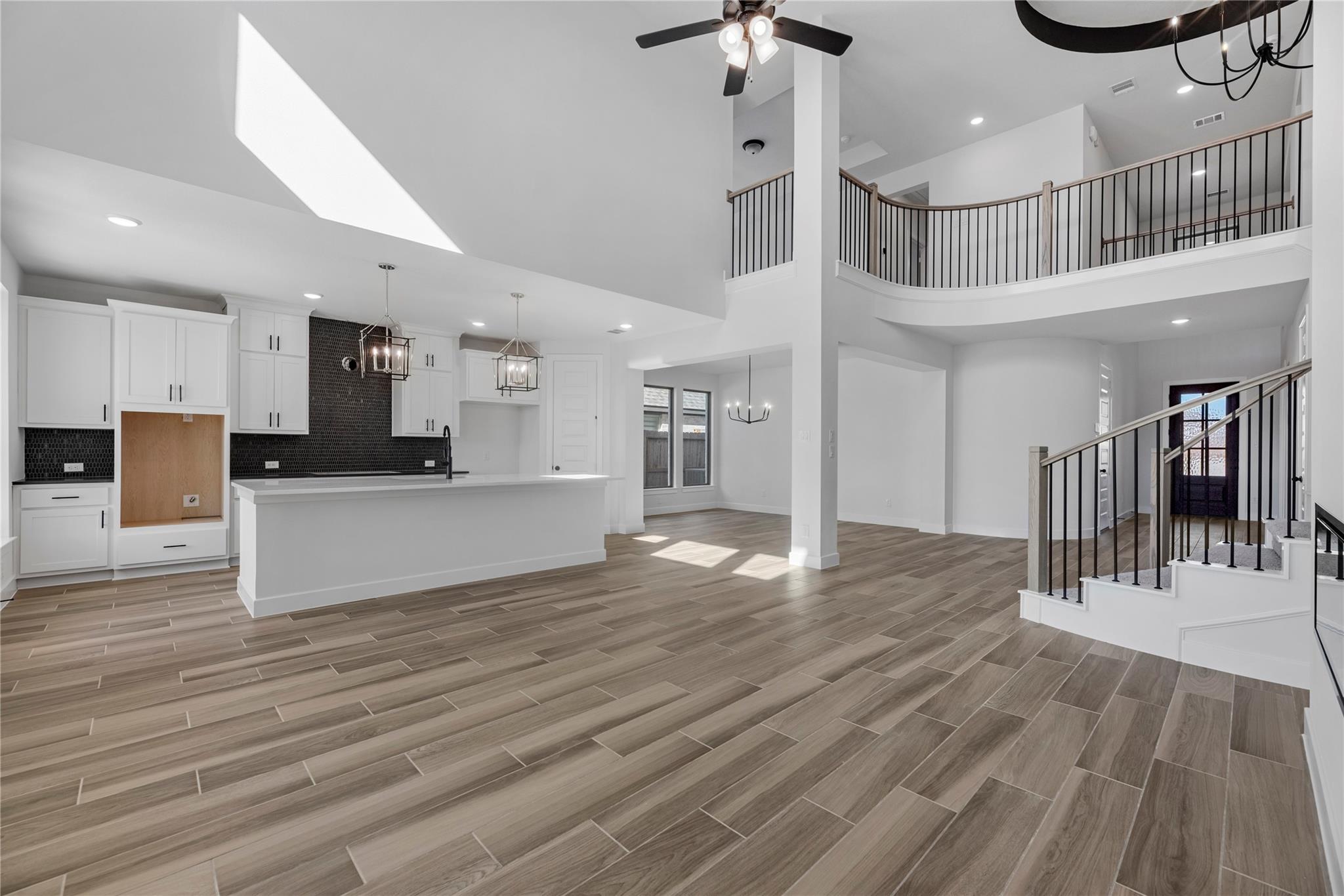 422 Mercury Sky Road