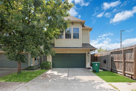 Photo of 1325 Dorothy Street, Houston, TX 77008 (MLS # 85788844)