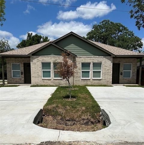 Photo of 8006 Bowen Street, Houston, TX 77051 (MLS # 86103911)