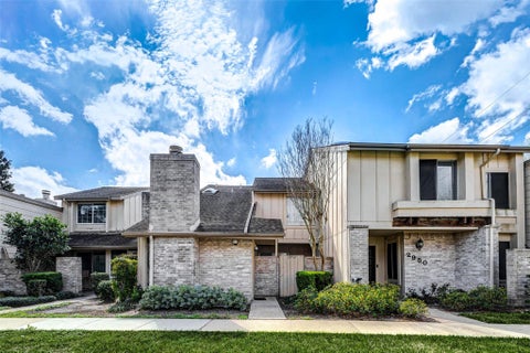 Townhouse For Sale - 2952 Meadowgrass Lane #173<br/> Houston, TX 77082