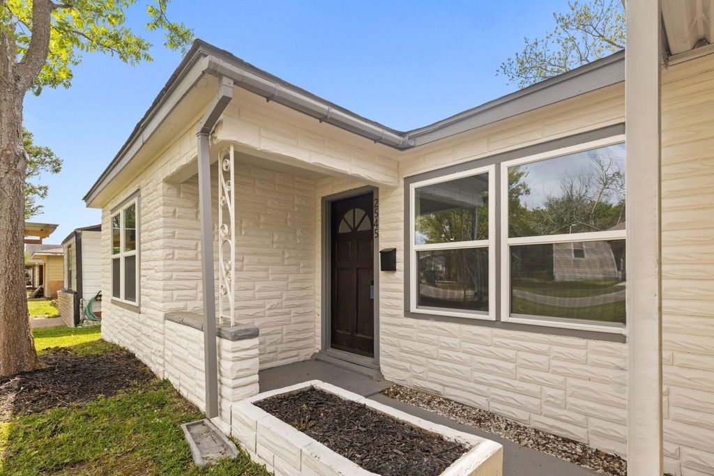 Photo of 2545 Jackson Street, La Marque, TX 77568 (MLS # 93393628)