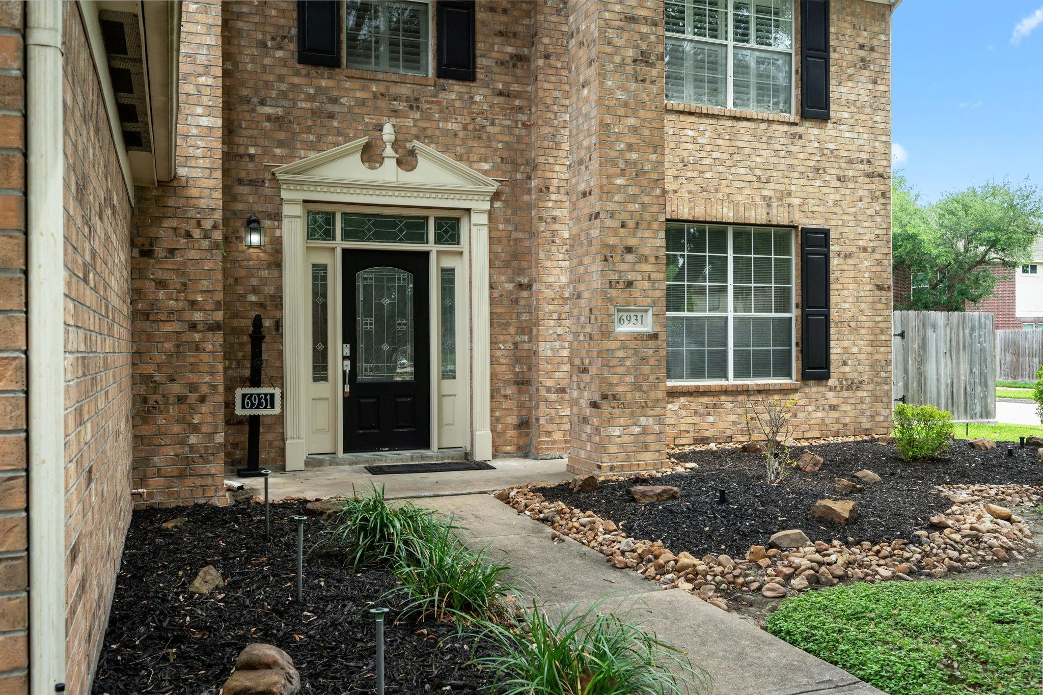6931 Royal Knoll Court