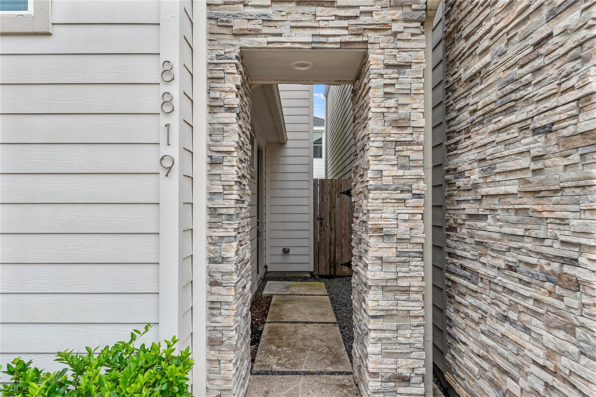 8819 Hollister Pine Court