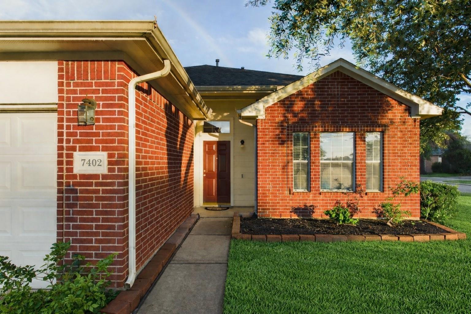 7402 Bering Landing Dr