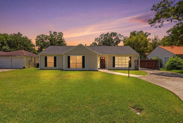 2801 BERRY AVE, GROVES, TX 77619 - Image f0b125e4e99a1d8cdf22cfb64ff69c08/3871083678