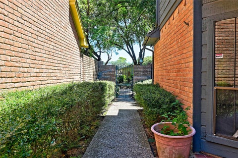 Tiny photo for 14317 Cashel Forest Drive, Houston, TX 77069 (MLS # 44807249)